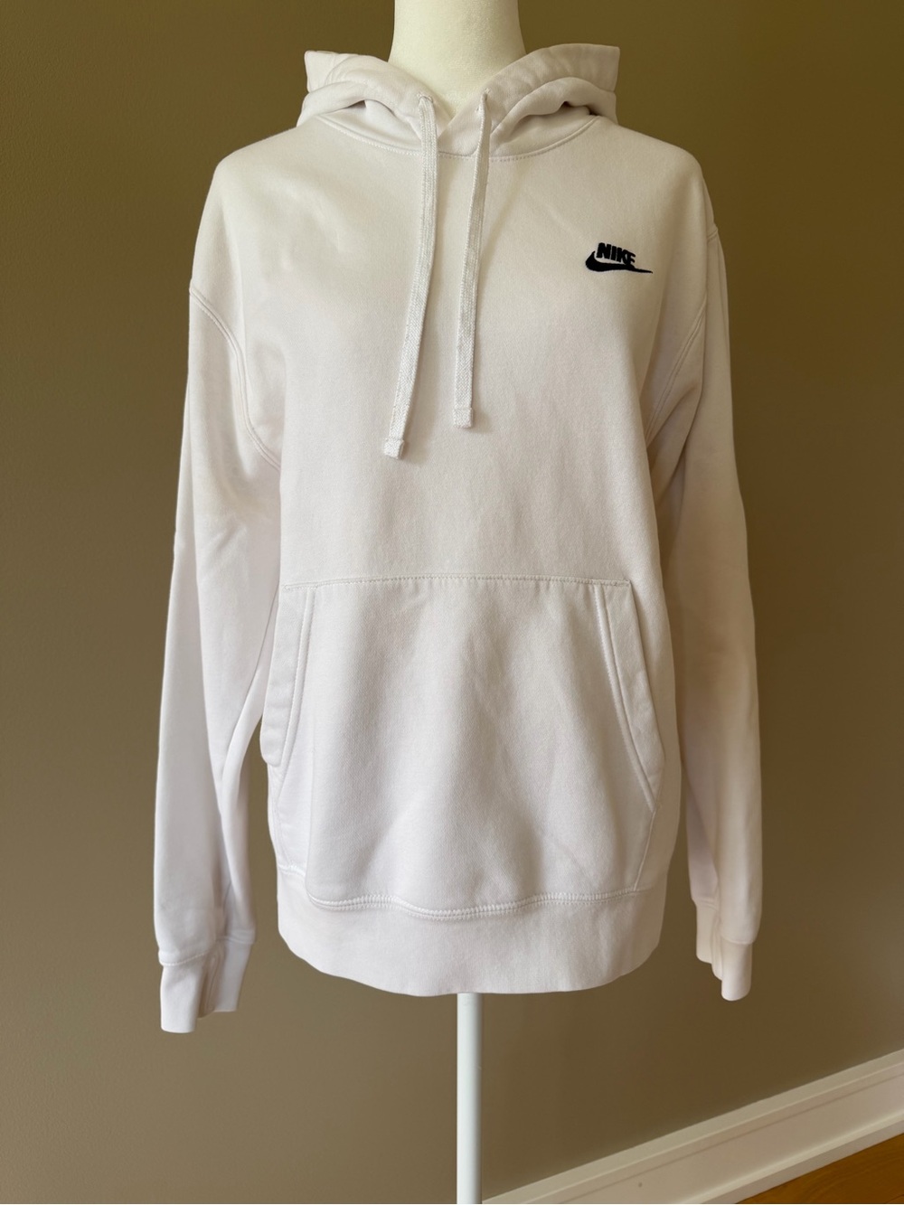 Nike Men's white Pullover Hoodie with Black Logo
